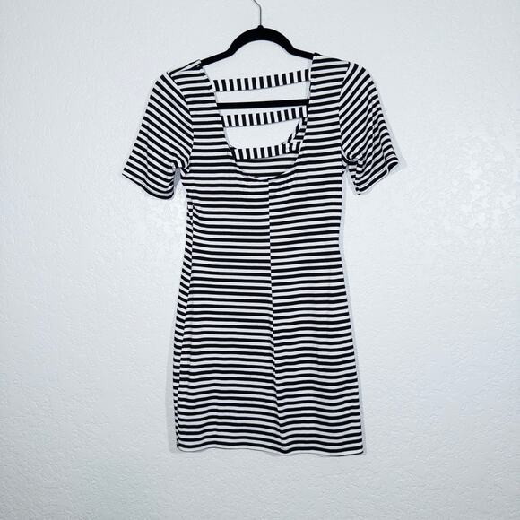 Happening In The Present Black & White Stripe Mini Dress Size‎ XS - Picture 3 of 6